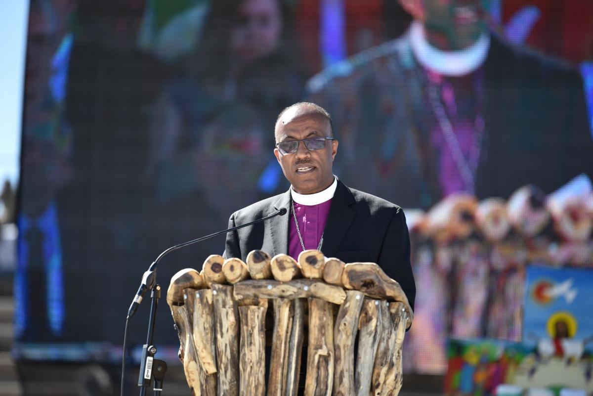 Rev. Yonas Yigezu Dibisa from Ethiopia shared with the participants the story on Bible translation into Oromo. Photo: LWF/Albin Hillert